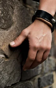 Nii Enslaved