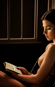 Wife Poses Nude for Fantasy
